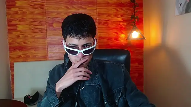 Snapshot of Bastiaan_28 chatting on March 2025 09:01:01 PM Bastiaan 28 online show from March 2025 09:01:01 PM