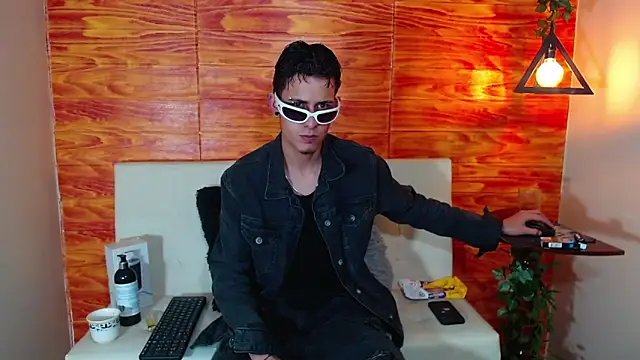 Snapshot of Bastiaan_28 chatting on March 2025 10:02:01 AM Bastiaan 28 online show from March 2025 10:02:01 AM