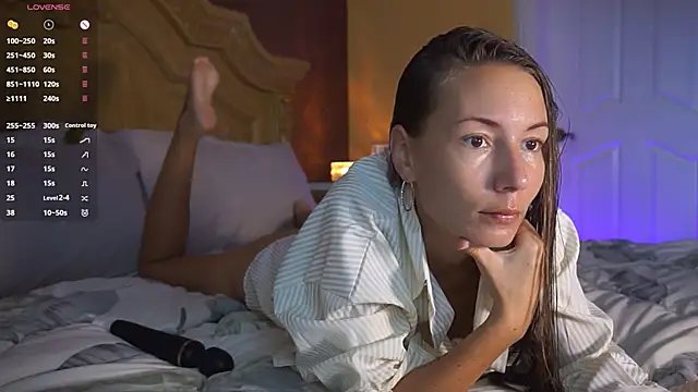 naiviv online show from March 2025 01:26:02 AM