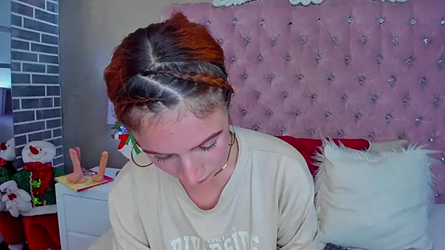 Snapshot of AdelaineBest chatting on December 2024 09:58:01 AM AdelaineBest online show from December 2024 09:58:01 AM