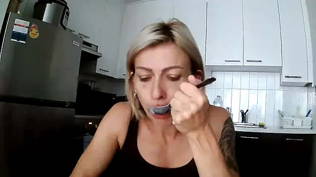 anechka1 online show from September 2025 01:45:02 PM