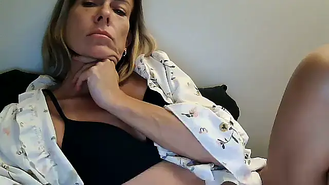 anechka1 online show from November 2025 11:47:01 PM