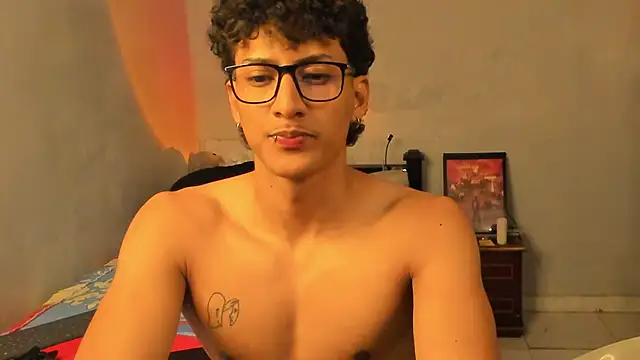 Snapshot of Ivano_joness chatting on December 2024 05:28:02 AM Ivano joness online show from December 2024 05:28:02 AM