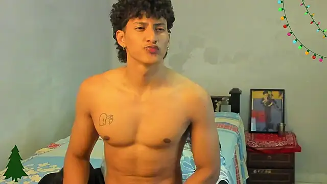 Snapshot of Ivano_joness chatting on December 2024 06:56:02 AM Ivano joness online show from December 2024 06:56:02 AM