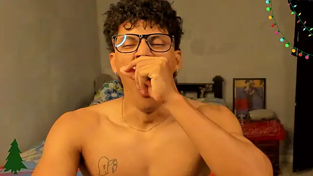 Snapshot of Ivano_joness chatting on December 2024 11:54:02 AM Ivano joness online show from December 2024 11:54:02 AM