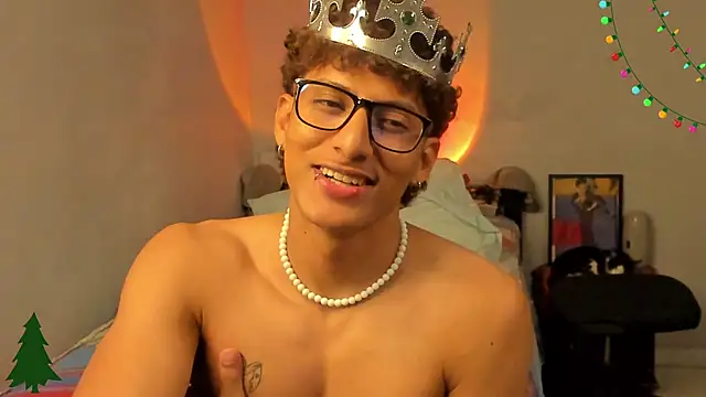 Snapshot of Ivano_joness chatting on December 2024 04:44:02 AM Ivano joness online show from December 2024 04:44:02 AM