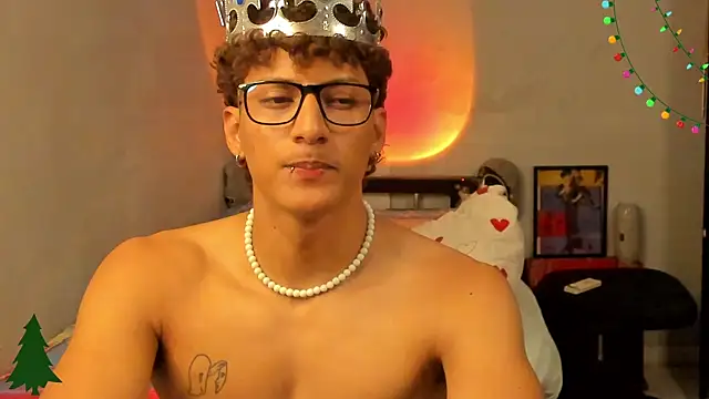 Snapshot of Ivano_joness chatting on December 2024 01:50:01 PM Ivano joness online show from December 2024 01:50:01 PM