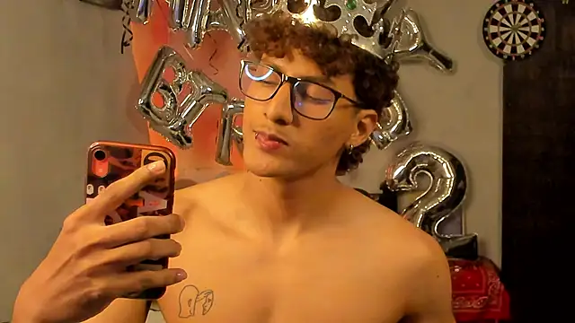 Snapshot of Ivano_joness chatting on January 2025 03:05:02 AM Ivano joness online show from January 2025 03:05:02 AM