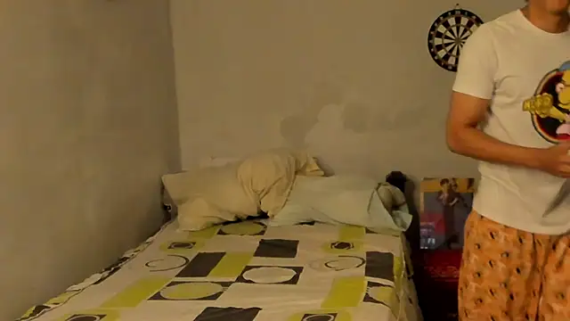 Snapshot of Ivano_joness chatting on February 2025 04:04:01 AM Ivano joness online show from February 2025 04:04:01 AM