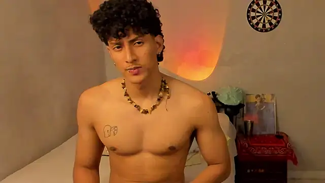 Snapshot of Ivano_joness chatting on February 2025 12:55:01 PM Ivano joness online show from February 2025 12:55:01 PM