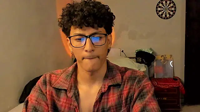 Snapshot of Ivano_joness chatting on February 2025 03:33:01 AM Ivano joness online show from February 2025 03:33:01 AM