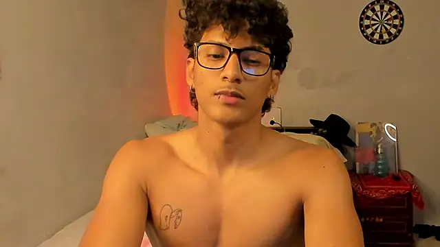 Snapshot of Ivano_joness chatting on February 2025 06:39:01 AM Ivano joness online show from February 2025 06:39:01 AM