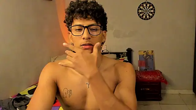 Snapshot of Ivano_joness chatting on February 2025 09:10:02 AM Ivano joness online show from February 2025 09:10:02 AM