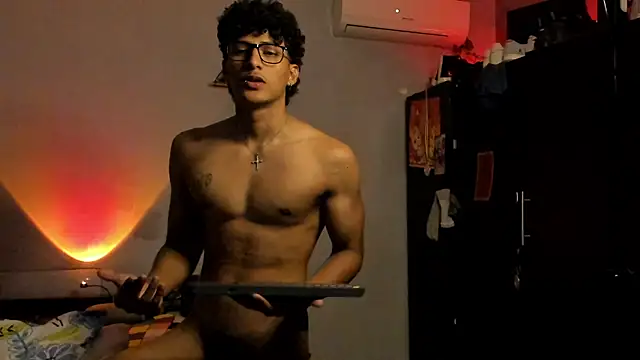 Snapshot of Ivano_joness chatting on February 2025 12:16:01 PM Ivano joness online show from February 2025 12:16:01 PM