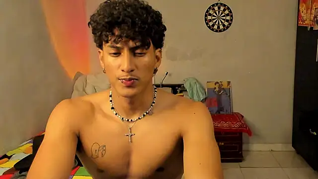 Snapshot of Ivano_joness chatting on February 2025 06:03:01 AM Ivano joness online show from February 2025 06:03:01 AM