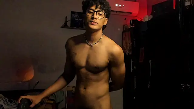 Snapshot of Ivano_joness chatting on February 2025 02:42:02 AM Ivano joness online show from February 2025 02:42:02 AM