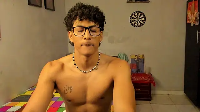 Snapshot of Ivano_joness chatting on March 2025 12:20:01 PM Ivano joness online show from March 2025 12:20:01 PM