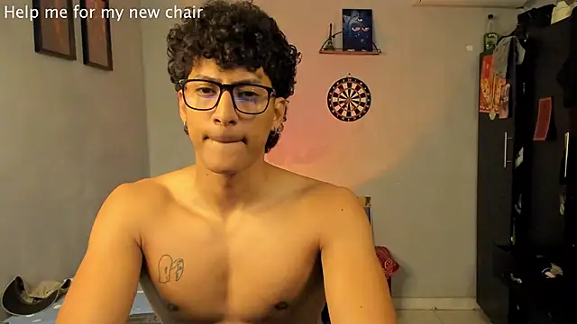 Snapshot of Ivano_joness chatting on March 2025 12:01:02 PM Ivano joness online show from March 2025 12:01:02 PM