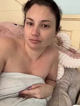 MilfyMrsRobinson online show from February 2025 04:00:01 PM