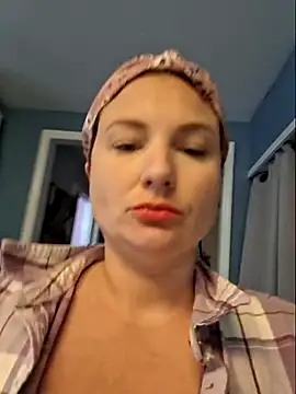 MilfyMrsRobinson online show from October 2025 03:12:02 PM