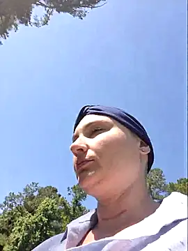 Snapshot of MilfyMrsRobinson chatting on May 2026 02:37:01 PM MilfyMrsRobinson online show from May 2026 02:37:01 PM