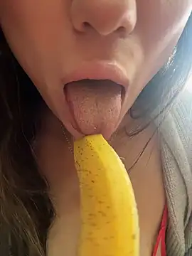 MooonReal online show from December 2025 05:28:01 AM