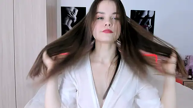 evelinal ove online show from March 2025 05:07:01 AM