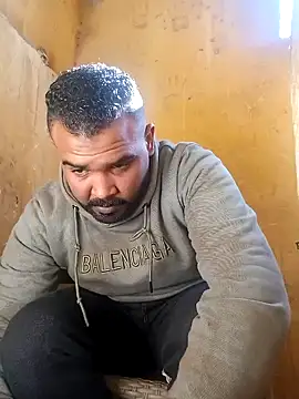 Snapshot of ListedLoin chatting on January 2025 10:53:02 AM ListedLoin online show from January 2025 10:53:02 AM