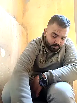 Snapshot of ListedLoin chatting on January 2025 08:25:01 AM ListedLoin online show from January 2025 08:25:01 AM