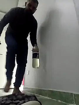 Snapshot of ListedLoin chatting on February 2025 03:05:02 PM ListedLoin online show from February 2025 03:05:02 PM