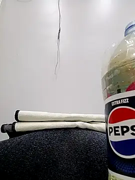 Snapshot of ListedLoin chatting on February 2025 05:29:01 PM ListedLoin online show from February 2025 05:29:01 PM