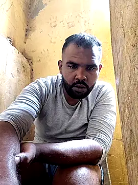 Snapshot of ListedLoin chatting on November 2025 08:18:01 AM ListedLoin online show from November 2025 08:18:01 AM