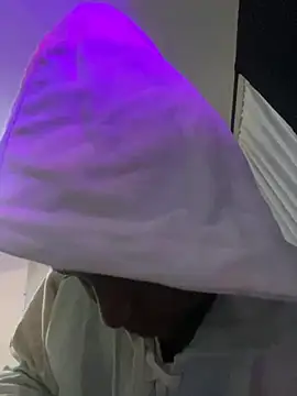 prettymelanin online show from November 2025 06:30:01 PM