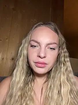 ChiaraVixen online show from December 2024 06:01:02 AM