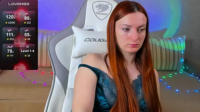 Snapshot of FlamyGold chatting on October 2025 12:44:02 AM FlamyGold online show from October 2025 12:44:02 AM