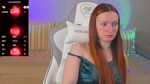 Snapshot of FlamyGold chatting on December 2025 01:32:02 AM FlamyGold online show from December 2025 01:32:02 AM