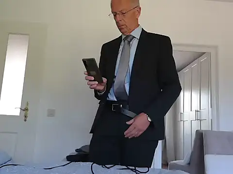 Snapshot of maxmueller321 chatting on June 2026 08:24:01 AM maxmueller321 online show from June 2026 08:24:01 AM