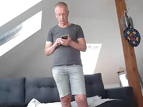 Snapshot of maxmueller321 chatting on August 2026 12:08:02 PM maxmueller321 online show from August 2026 12:08:02 PM