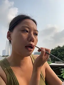 Eliza-E online show from April 2026 12:13:02 AM