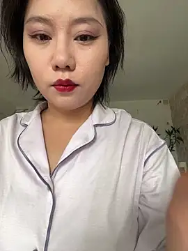 Eliza-E online show from May 2026 11:45:01 PM