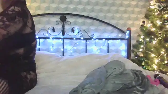  Leslyy Solo 1 online show from December 2024 01:58:01 PM