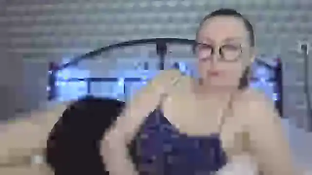  Leslyy Solo 1 online show from February 2025 01:21:02 PM