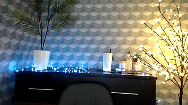  Leslyy Solo 1 online show from October 2025 05:42:01 PM