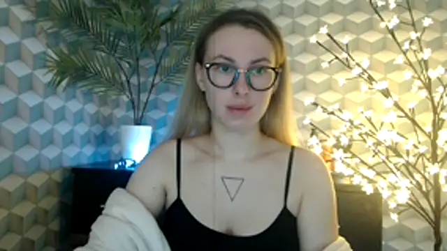  Leslyy Solo 1 online show from October 2025 07:27:02 PM