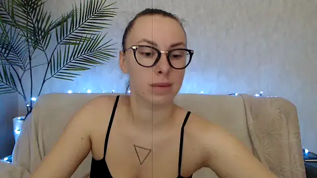  Leslyy Solo 1 online show from November 2025 03:12:01 PM