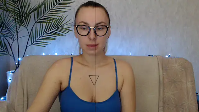  Leslyy Solo 1 online show from November 2025 01:31:01 PM