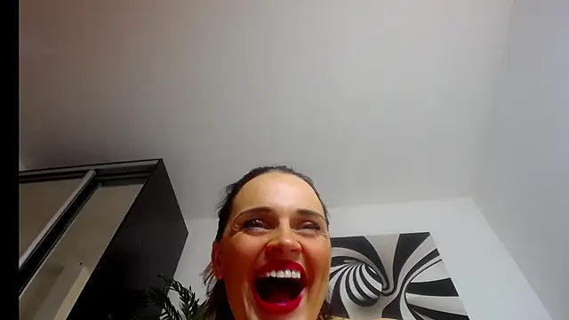 hugebobbs online show from January 2025 08:28:02 PM