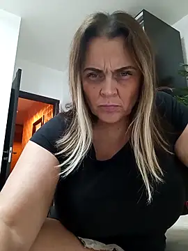 hugebobbs online show from September 2025 12:29:02 PM