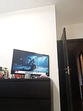 hugebobbs online show from October 2025 11:52:02 AM