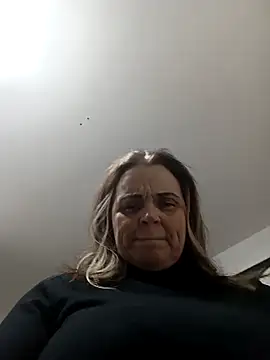 hugebobbs online show from December 2025 04:03:01 PM